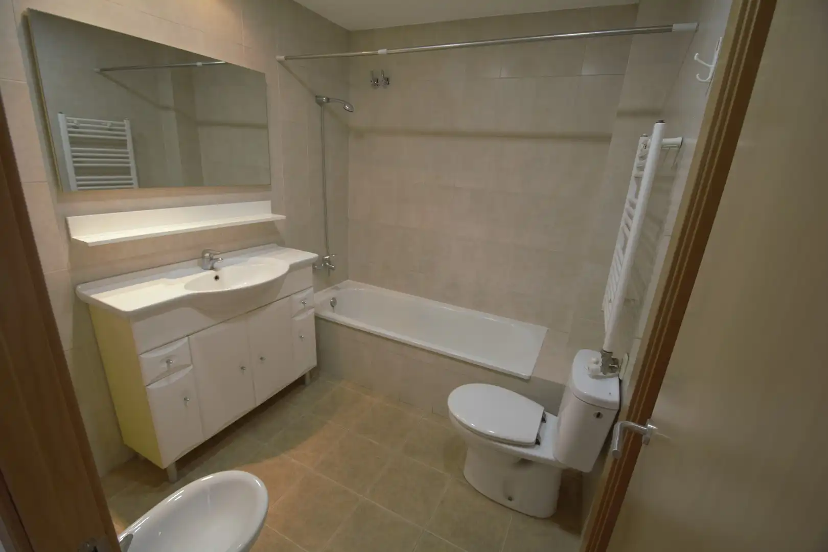 Baño de Dúplex de alquiler en Manresa con Aire acondicionado, Calefacción y Parquet