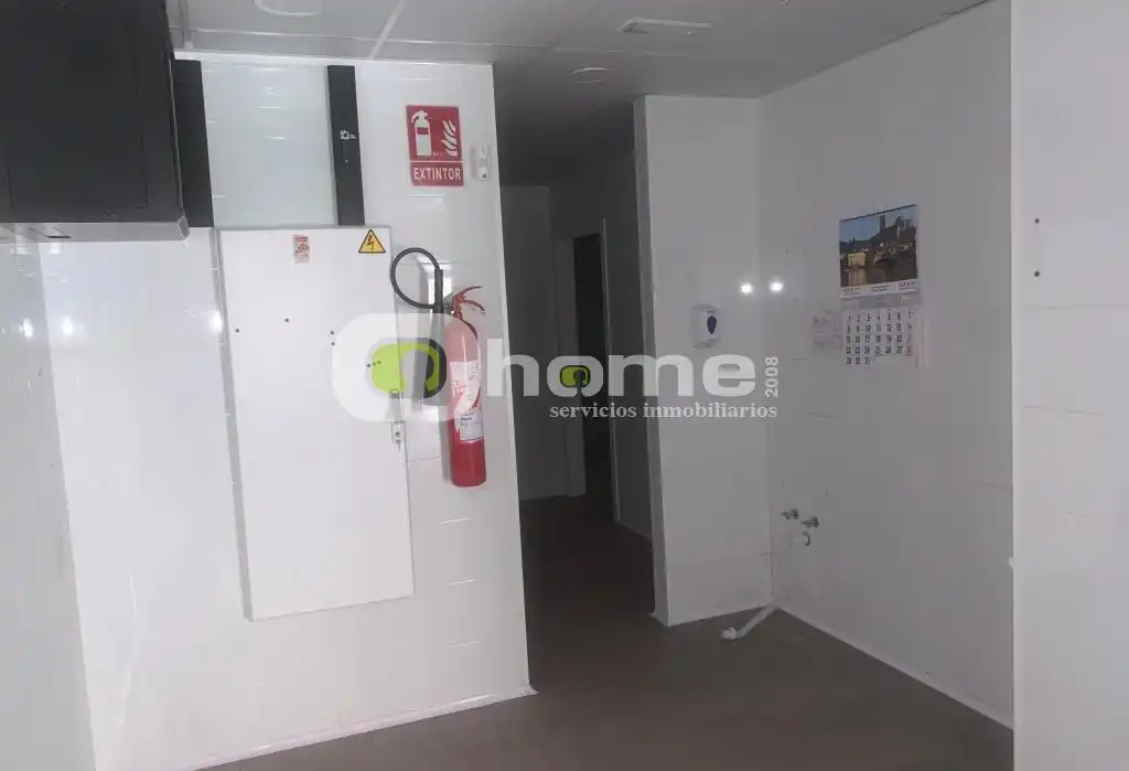 Business premises to rent in Ronda de la Feria 9, imagen 4