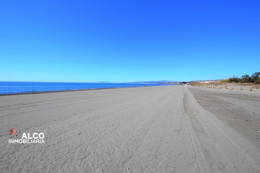Vista exterior de Casa o xalet en venda en Torrox amb Terrassa