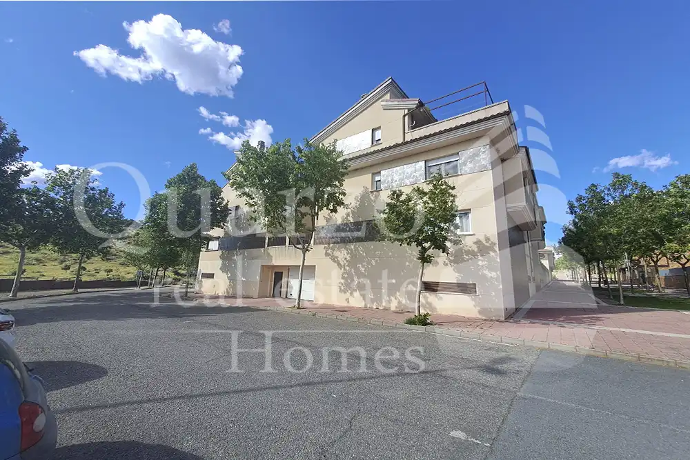 Vista exterior de Casa adosada en venta en Plasencia con Calefacción, Terraza y Balcón