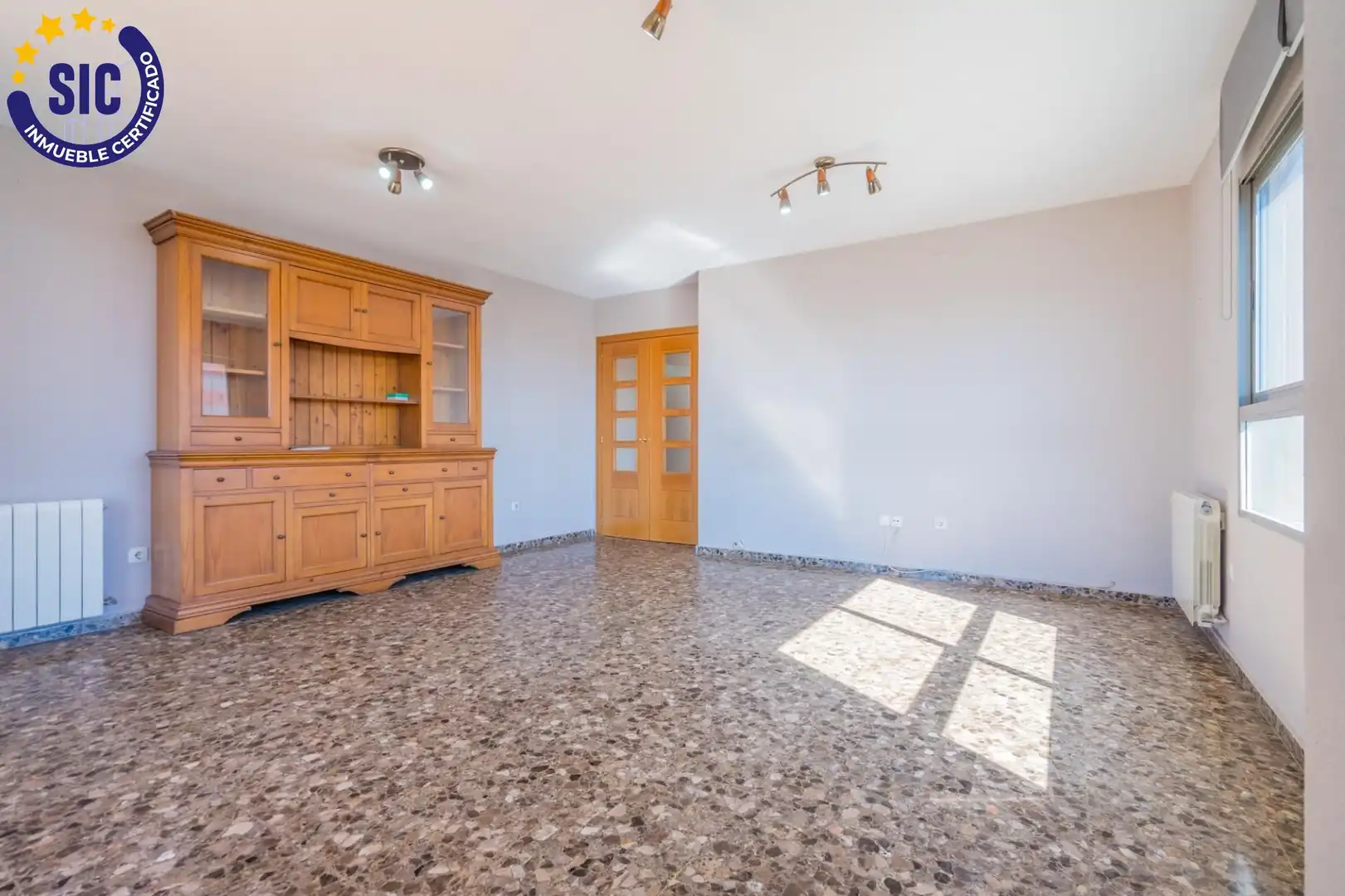 Sala d'estar de Àtic en venda en Mislata amb Aire condicionat, Calefacció i Jardí privat
