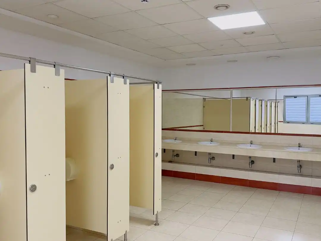 Bany de Oficina de lloguer en Avenida Juan Diego