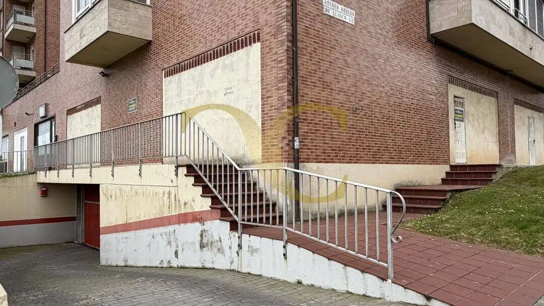 Gewerbefläche zum Verkauf in Calle Ateneo Obrero de Luanco