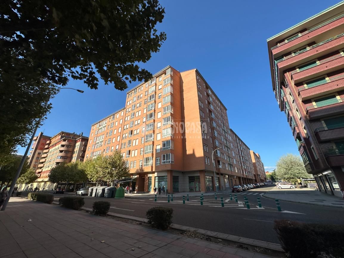 Pis en venda a C. Amigos del País, Las Eras de Renueva