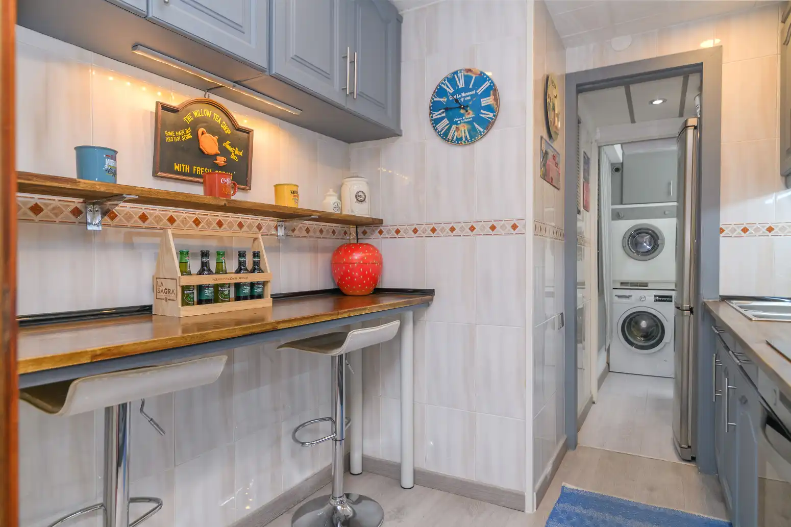 Küche von Wohnung zum Verkauf in Barcelona mit Heizung, Parkett und Balkon