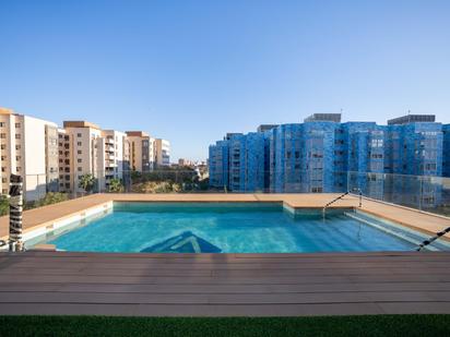 Swimming pool of Flat for sale in  Almería Capital  with Air Conditioner, Heating and Private garden