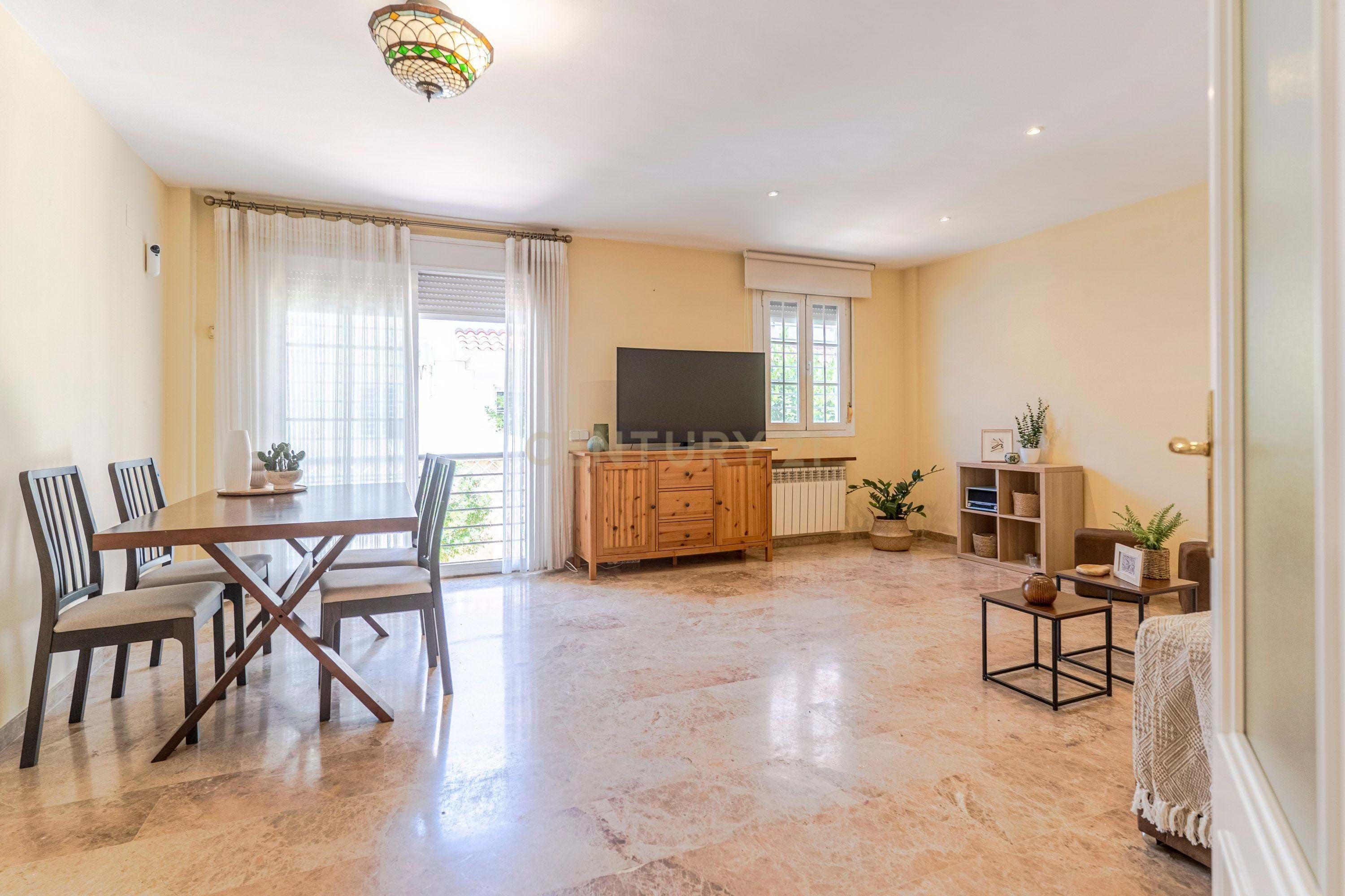 Sala d'estar de Casa o xalet en venda en Armilla amb Aire condicionat, Calefacció i Terrassa