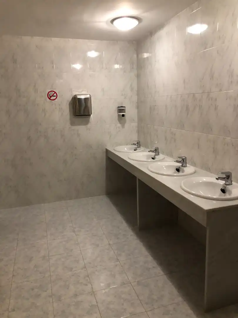 Bathroom of Office for sale in Jaén  with Air Conditioner and Furnished