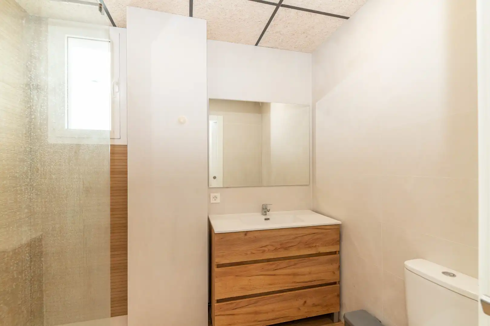 Bany de Pis en venda en Zaragoza amb Aire condicionat, Parquet i Moblat