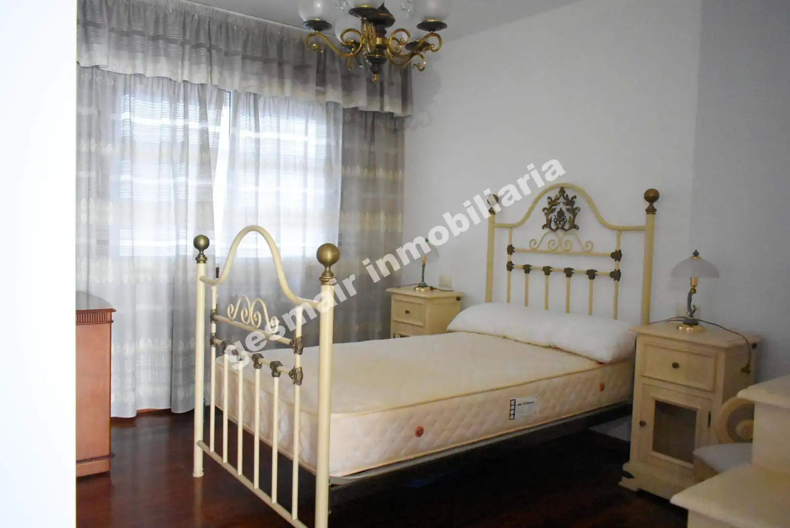 Schlafzimmer von Wohnungen zum Verkauf in Pontevedra Capital  mit Heizung, Parkett und Abstellraum