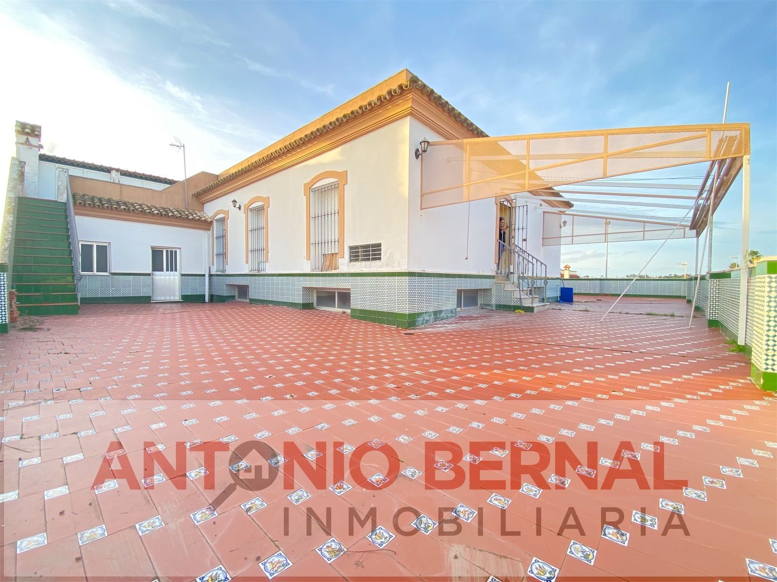 Exterior view of House or chalet for sale in Jerez de la Frontera  with Air Conditioner, Terrace and Storage room