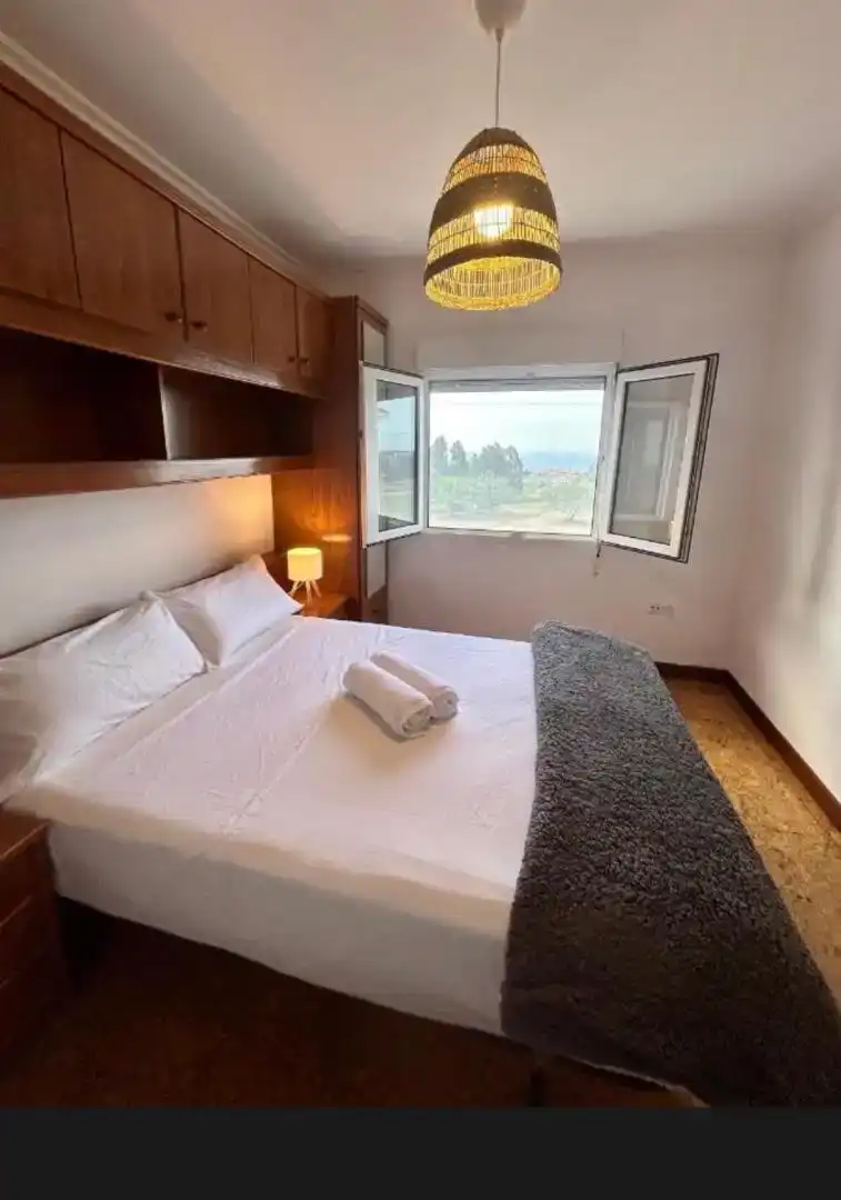Schlafzimmer von Country house zur Miete in Cudillero mit Privatgarten, Abstellraum und Möbliert