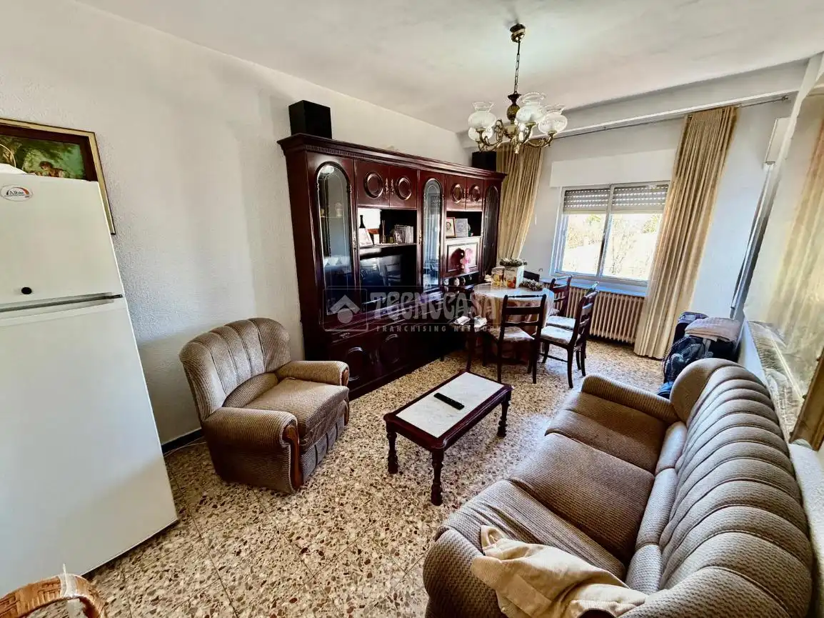 Sala de estar de Piso en venta en Ávila con Calefacción y Terraza