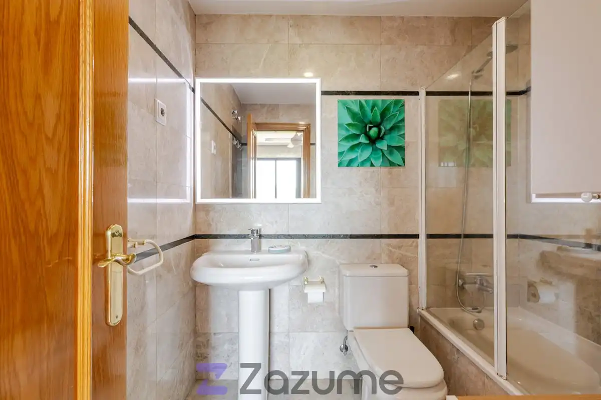 Baño de Piso de alquiler en Madrid con Aire acondicionado, Calefacción y Piscina