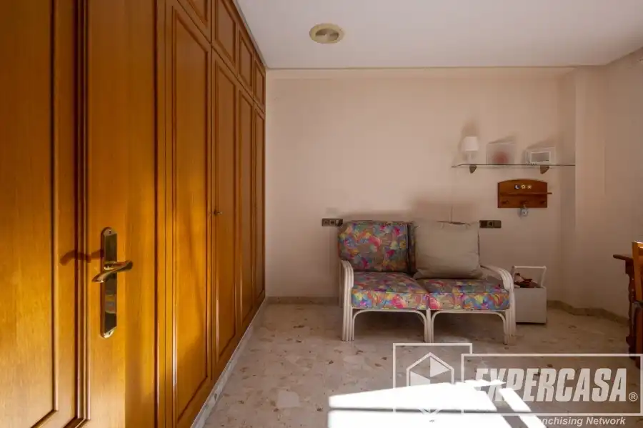 Sala d'estar de Casa o xalet en venda en Alaquàs amb Aire condicionat, Terrassa i Piscina