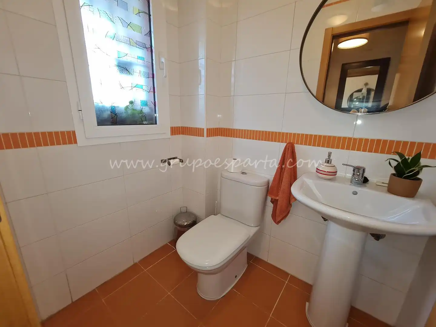 Baño de Casa adosada en venta en Huévar del Aljarafe con Aire acondicionado, Jardín privado y Terraza