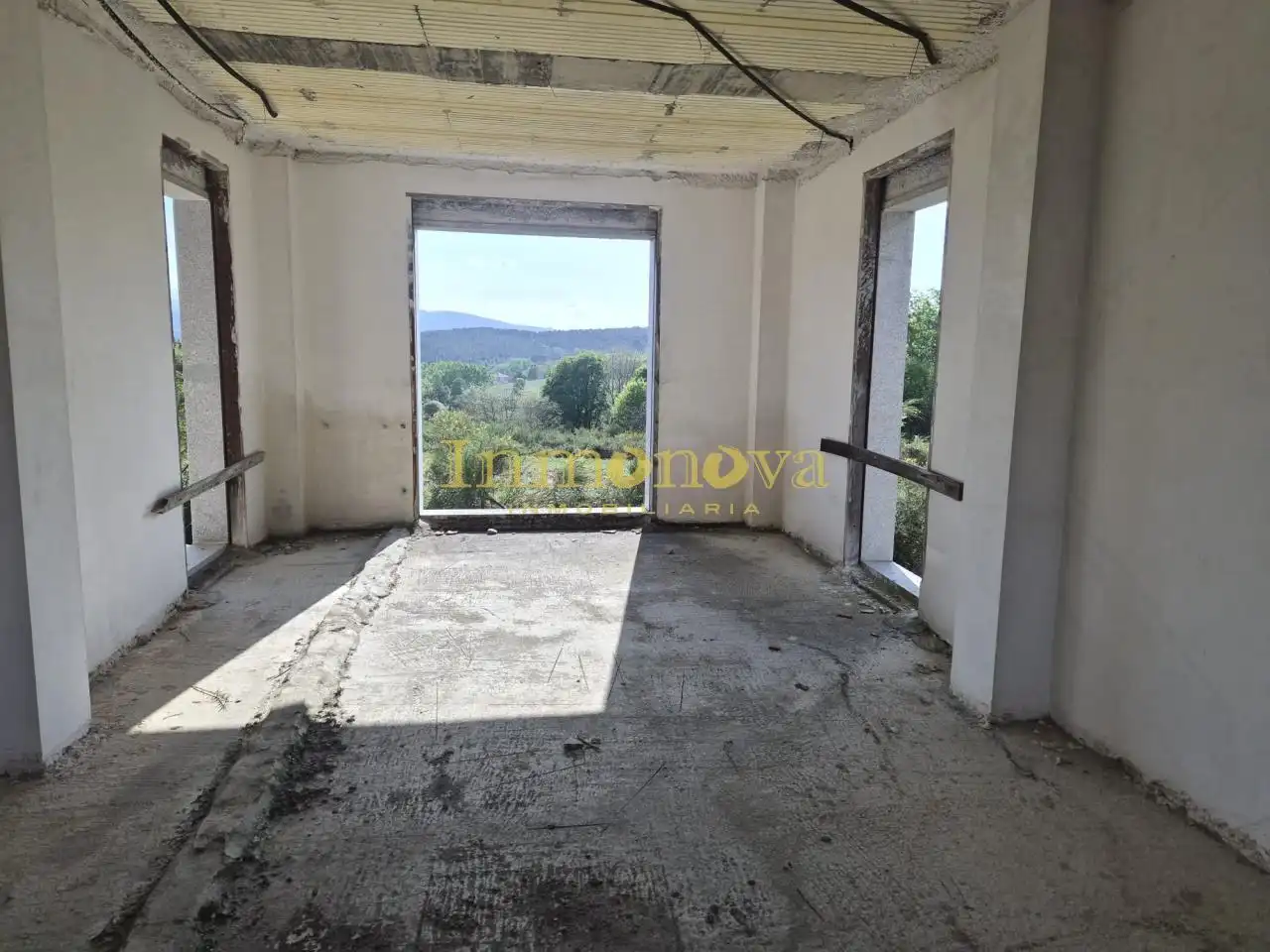 Sala de estar de Casa o chalet en venta en A Merca   con Calefacción, Jardín privado y Terraza