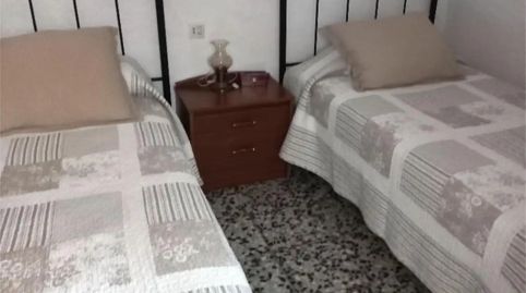 Foto 4 de Casa adosada en venda a Calle Pablo Ruiz Picasso, 52, Aldeacentenera, Cáceres