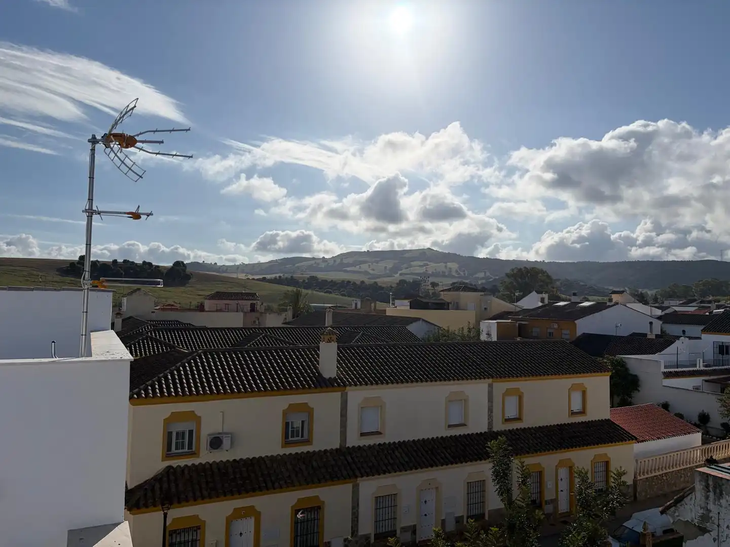 Vista exterior de Pis en venda en San José del Valle amb Calefacció