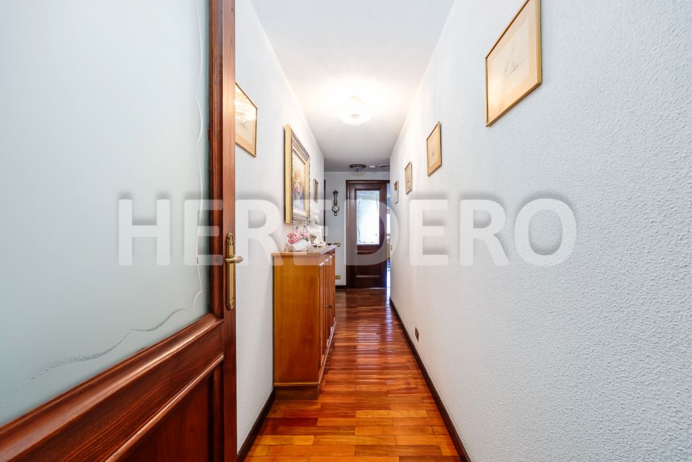Piso en venta en Vigo  con Calefacción, Trastero y Balcón