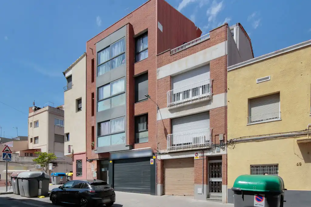 Außenansicht von Wohnung zum Verkauf in Terrassa mit Abstellraum