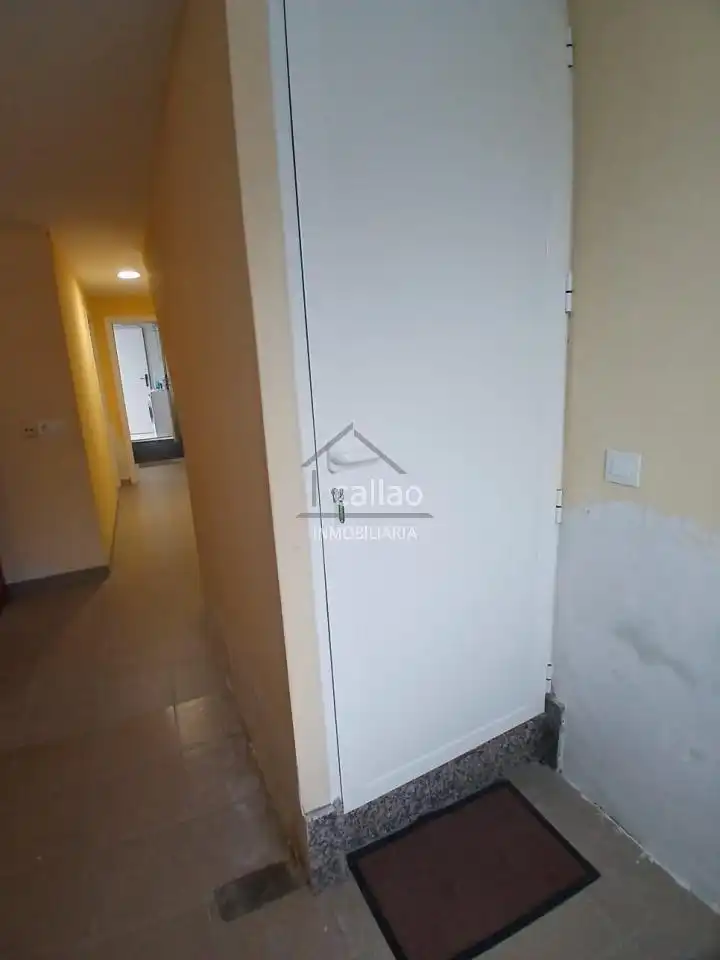 Casa adosada en venda en Narón amb Jardí privat, Traster i Moblat
