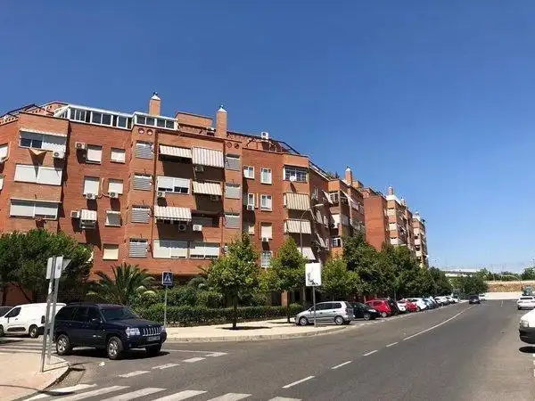 Vista exterior de Piso en venta en Madrid