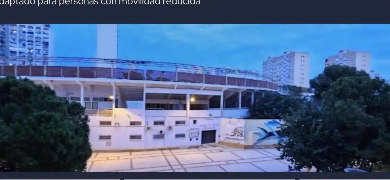 Vista exterior de Edifici en venda en Benidorm
