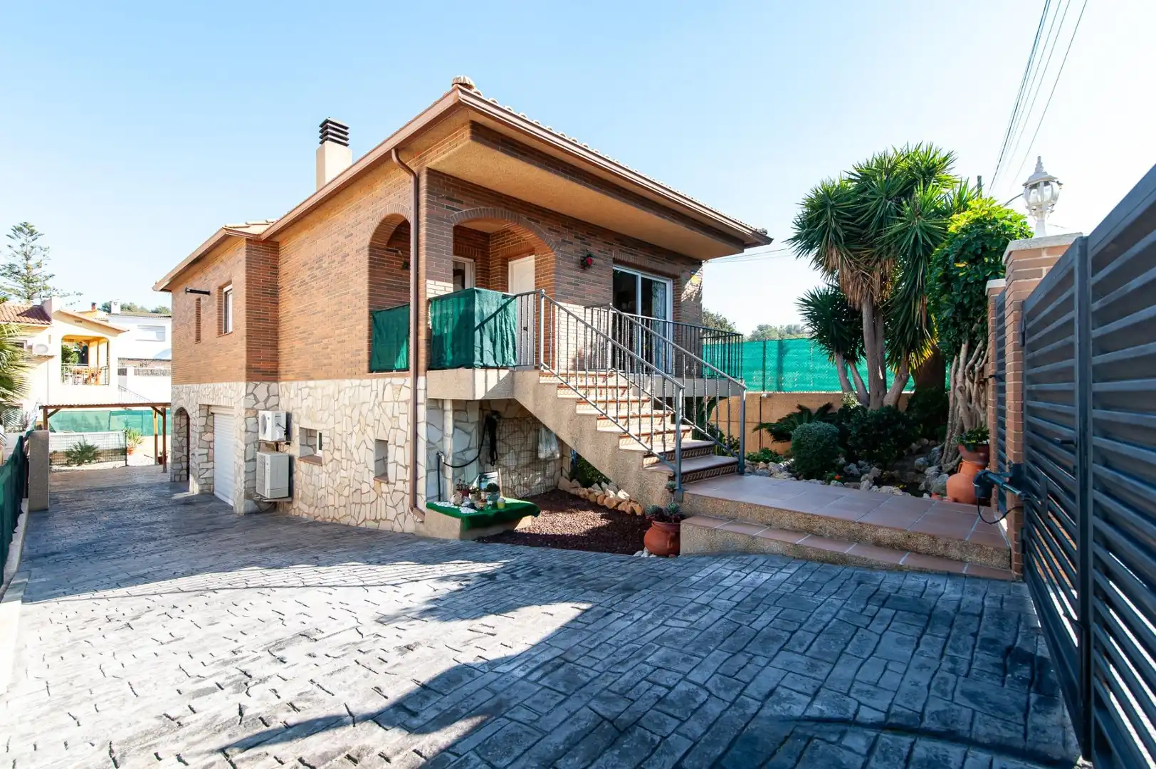 Casa con piscina en venta en Carrer COMTES DE BARCELONA, imagen 2