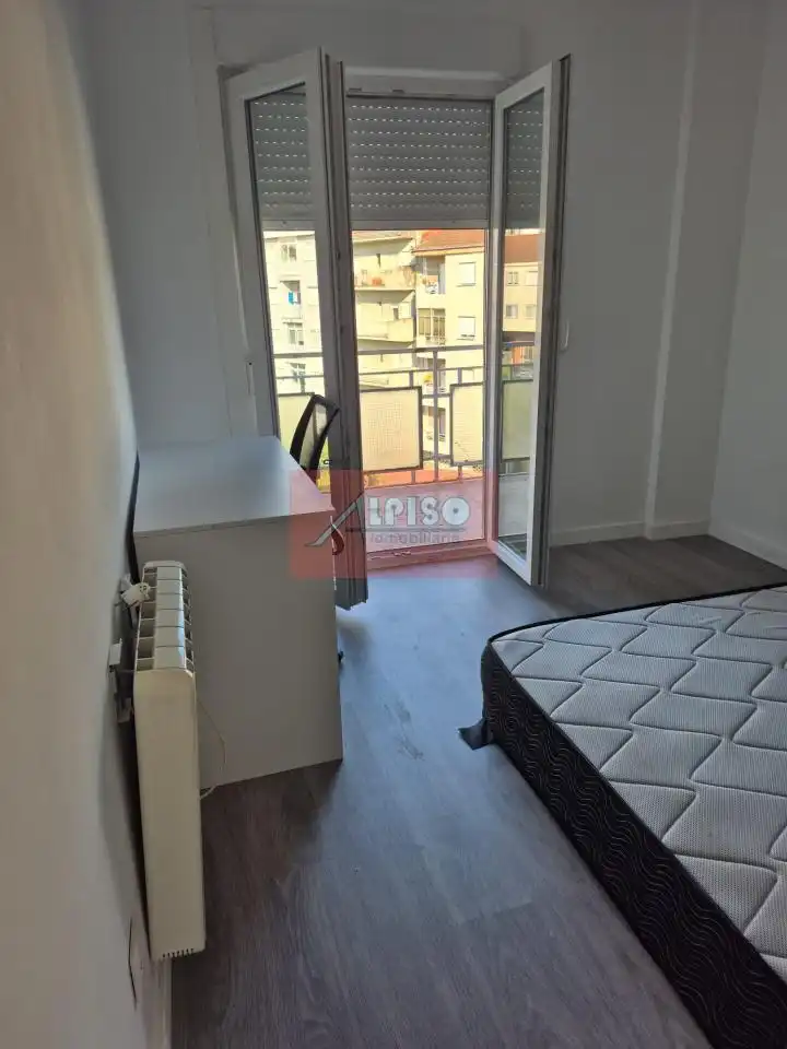 Terraza de Piso de alquiler en Ourense Capital  con Calefacción, Trastero y Amueblado