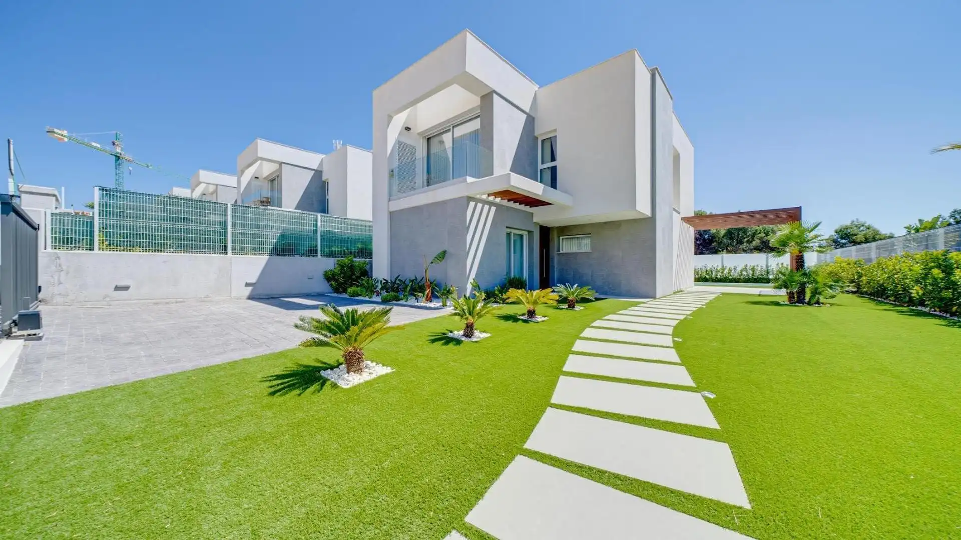 Chalet con piscina en alquiler en Golf Bahía, imagen 3