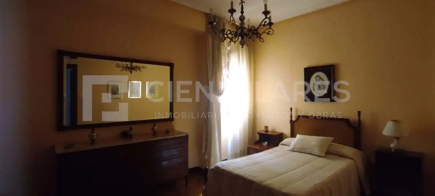 Bedroom of Flat for sale in  Logroño