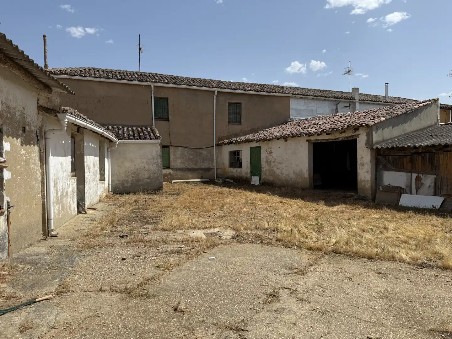 Vista exterior de Finca rústica en venta en Perales con Calefacción, Amueblado y Horno