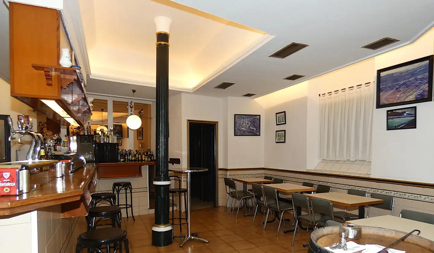 Local comercial en venda a Centro, imagen 2