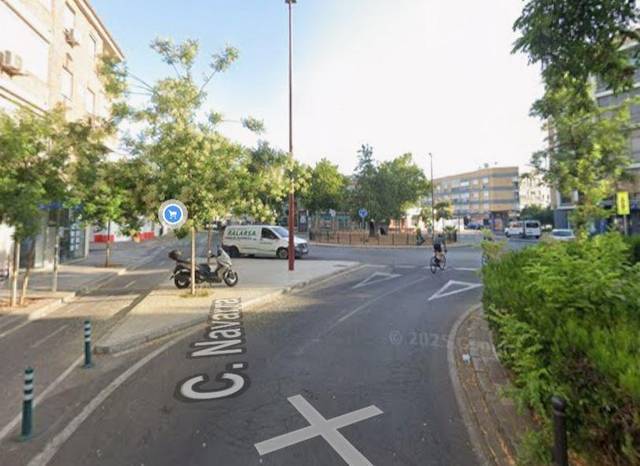 Local comercial en Venta en Calle Navarra en San Jerónimo - La Bachillera