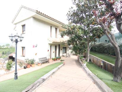 Vista exterior de Casa o xalet en venda en Abrera amb Aire condicionat, Calefacció i Jardí privat