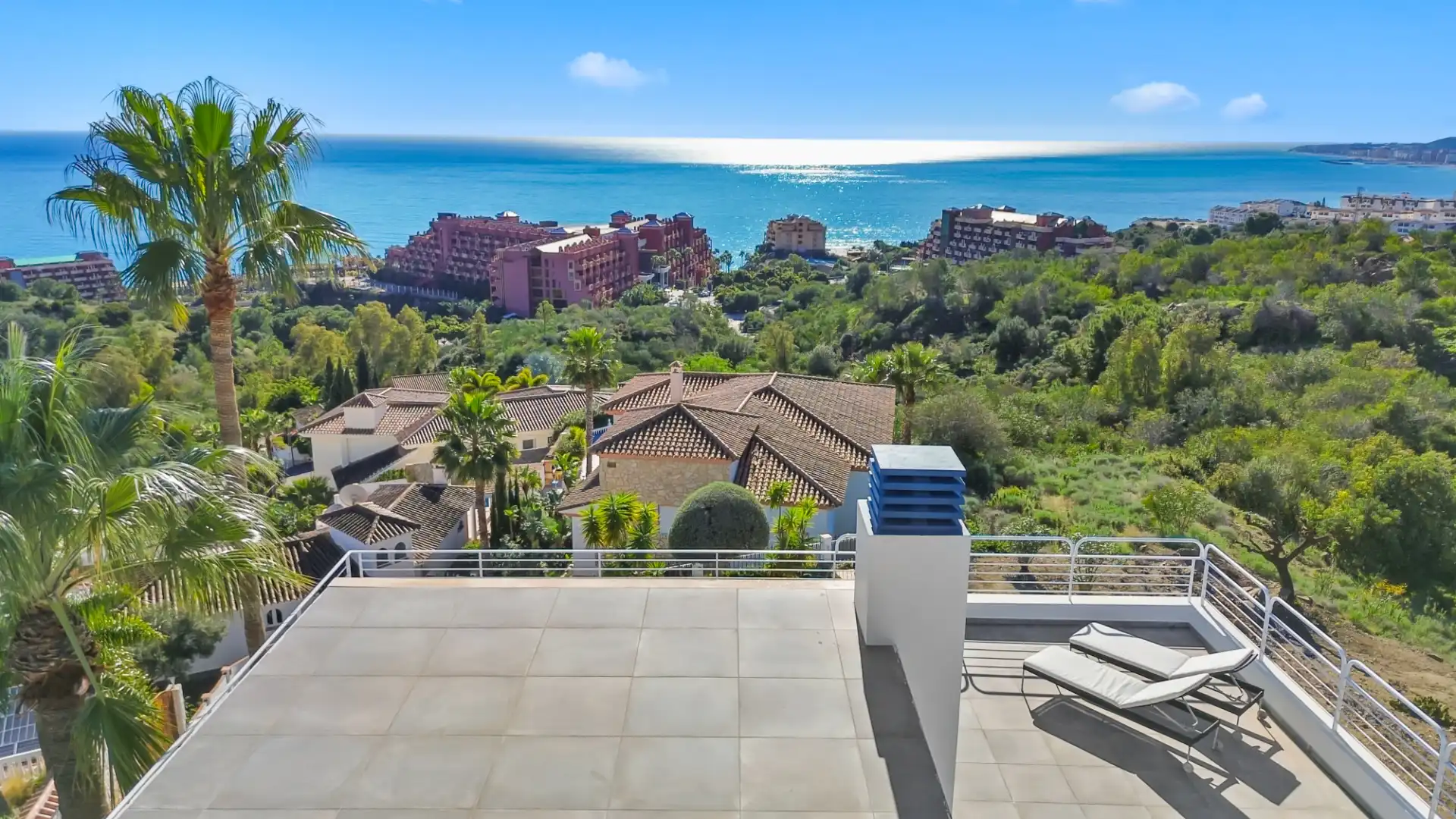 Terrassa de Casa o xalet en venda en Benalmádena amb Aire condicionat, Calefacció i Jardí privat