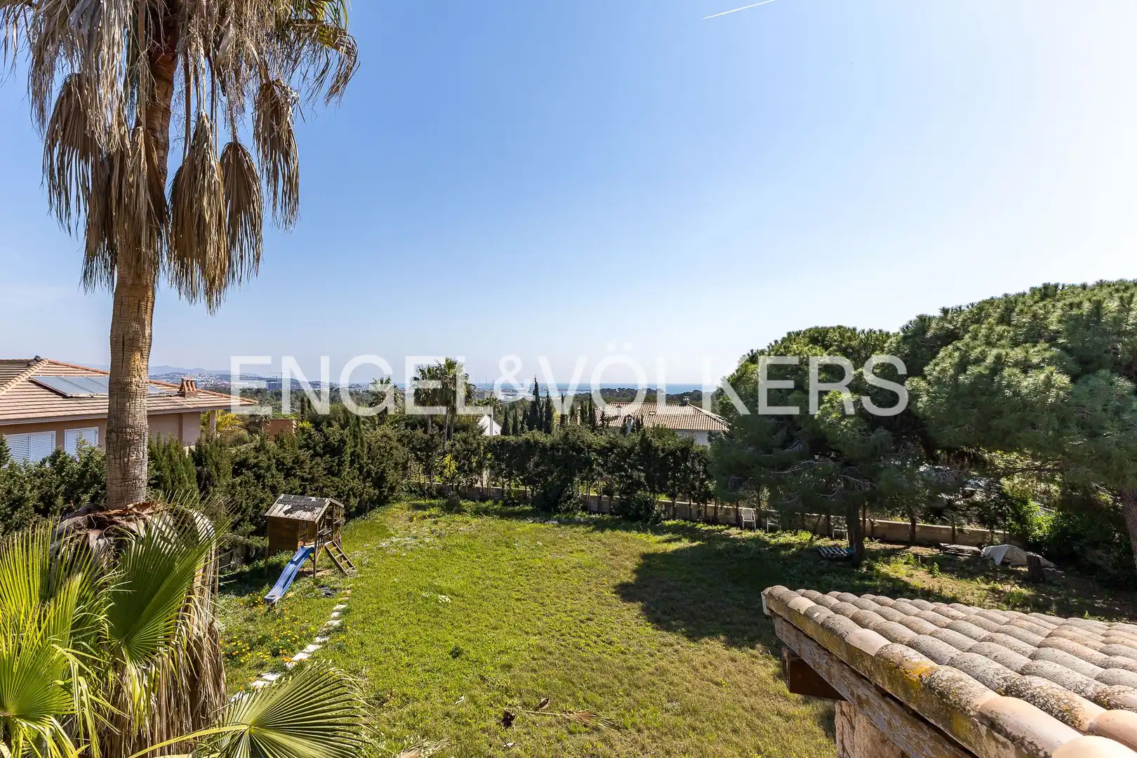 Exterior view of Houses for sale in Vilanova i la Geltrú  with Heating, Private garden and Terrace