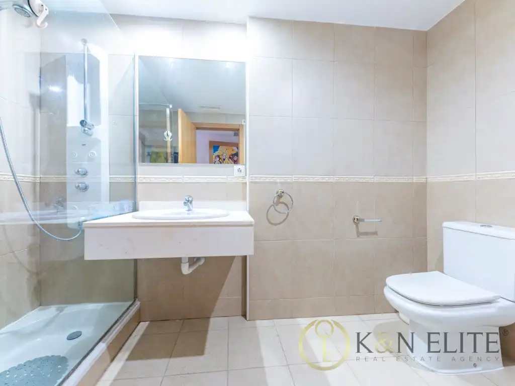 Bathroom of Flat for sale in Alicante / Alacant  with Air Conditioner, Private garden and Terrace