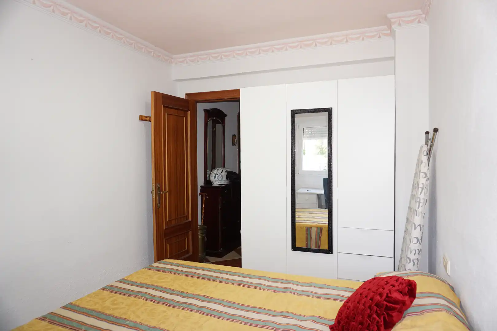Flat with terrace to rent in Calle Halcón, imagen 5