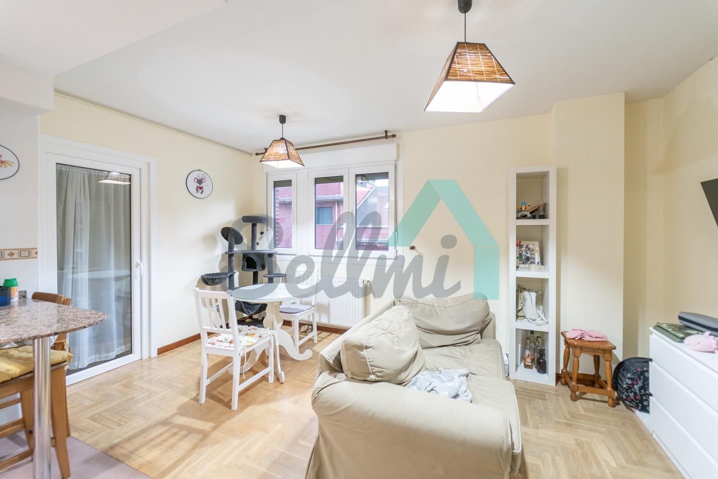 Living room of Flat to rent in Castrillón  with Heating, Parquet flooring and Storage room