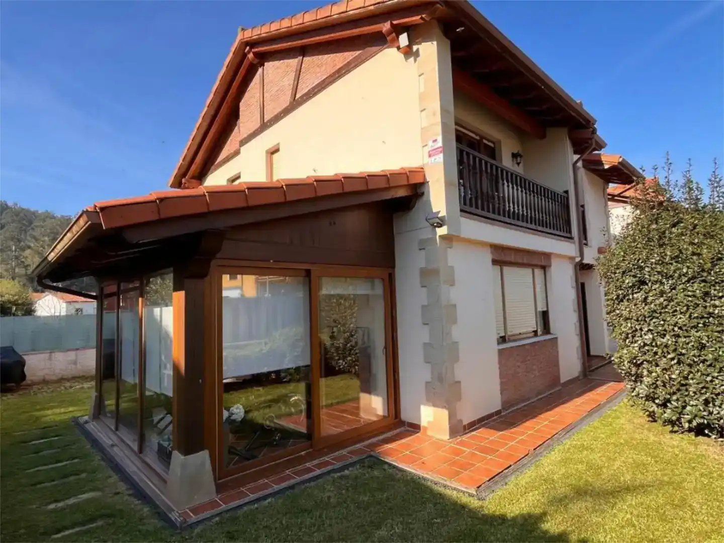 Vista exterior de Casa o xalet en venda en Piélagos amb Jardí privat, Parquet i Traster
