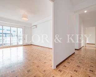 Living room of Flat to rent in  Madrid Capital  with Air Conditioner and Terrace