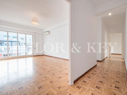 Living room of Flat to rent in  Madrid Capital  with Air Conditioner and Terrace