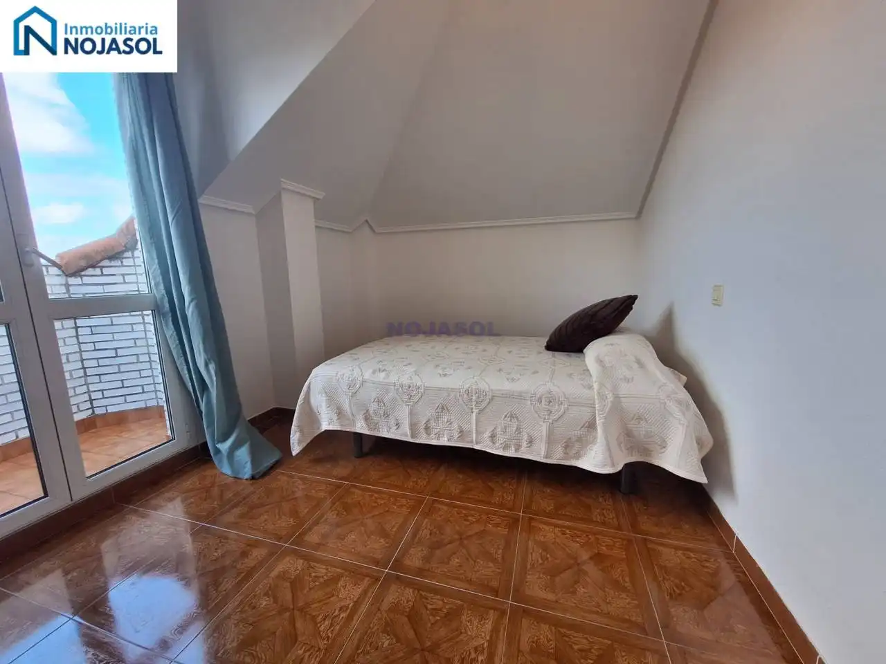 Habitación de Apartamento en venta en Meruelo con Calefacción, Terraza y Amueblado