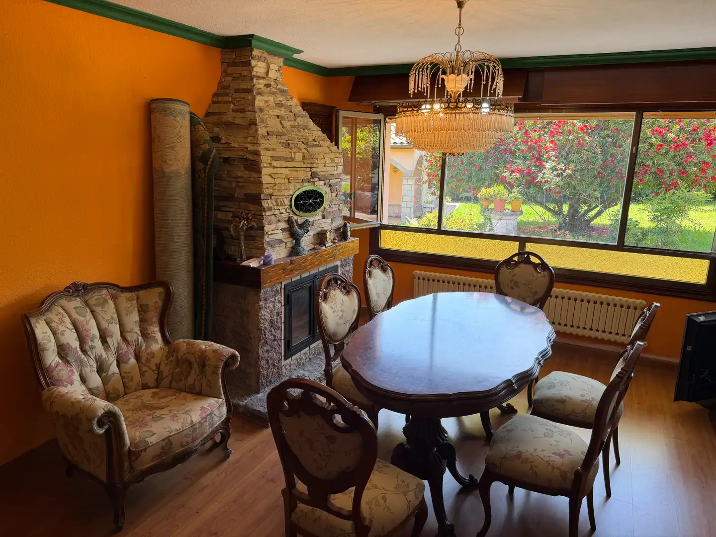 Comedor de Casa o chalet en venta en Villaviciosa con Calefacción, Jardín privado y Parquet