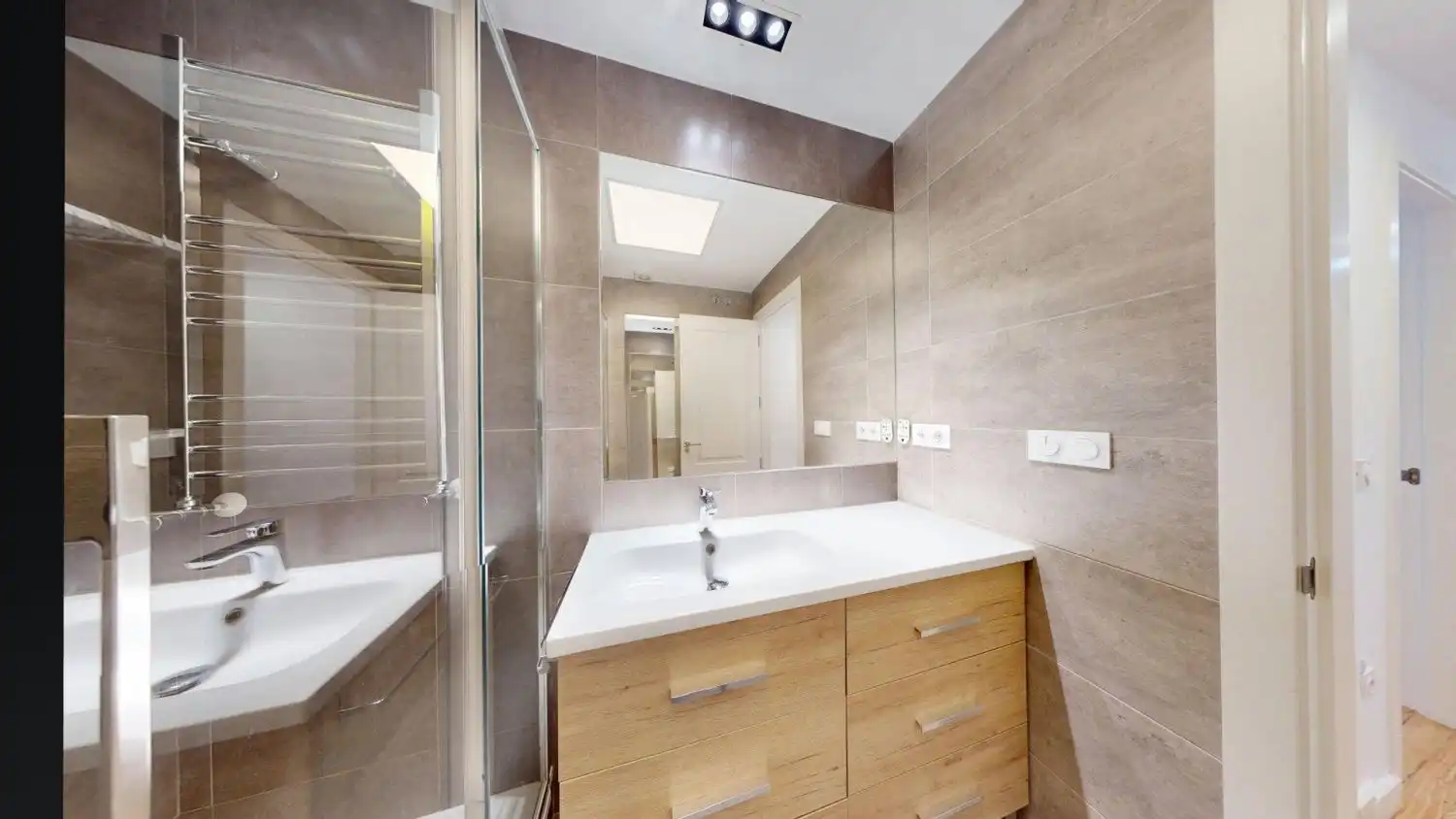 Badezimmer von Wohnung zur Miete in Casco Antiguo