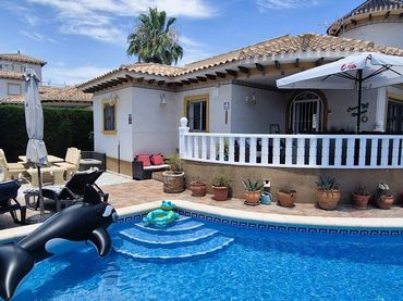 Villa mit Pool zum Verkauf in Avenida de las Brisas