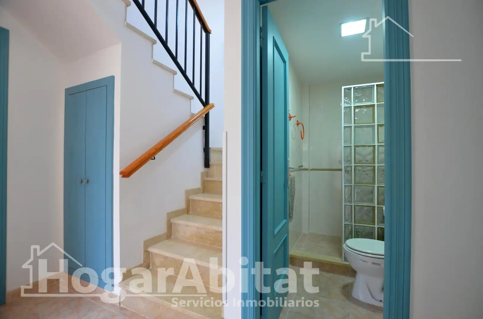 Einfamilien-Reihenhaus zum Verkauf in Cullera mit Privatgarten, Terrasse und Abstellraum