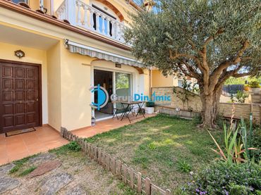 Maison mitoyenne avec balcon à vendre à Avinguda Catalunya